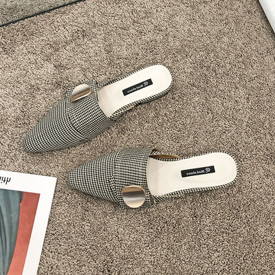 Γυναικείες παντόφλες μοντέρνες  με μεταλλικό στοιχείο - δύο χρώματα