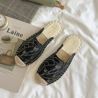 Παντόφλες casual κλειστές με επίπεδη σόλα