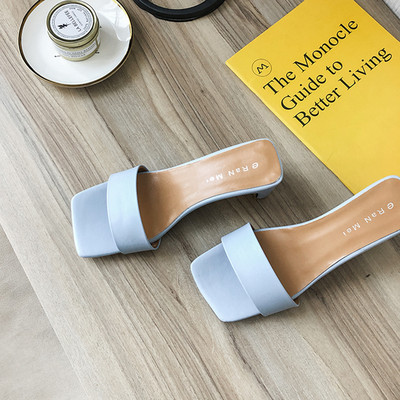 Παντόφλες μοντέρνες γυναικείες με δερμάτινα λουράκια και ψηλό τακούνι