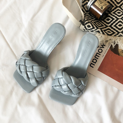 Novi model ženskih papuča sa kožnim remenom i visokom petom