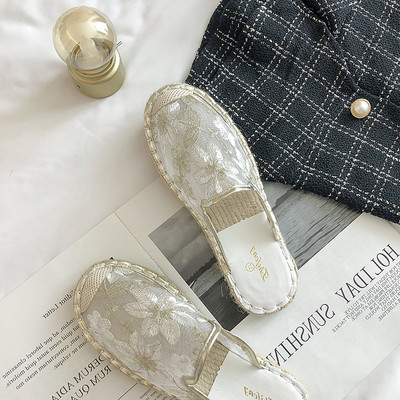 Γυναικείες παντόφλες με επίπεδη σόλα και κέντημα