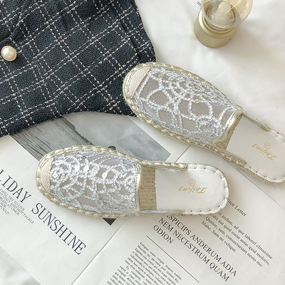 Γυναικείες παντόφλες με επίπεδη σόλα και κέντημα