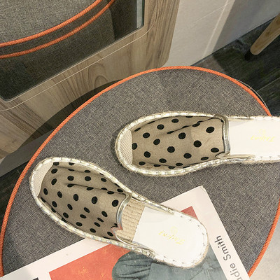 Γυναικείες παντόφλες με επίπεδη σόλα και κέντημα