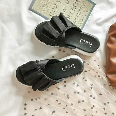 Γυναικείες παντόφλες με επίπεδη σόλα σε δύο χρώματα