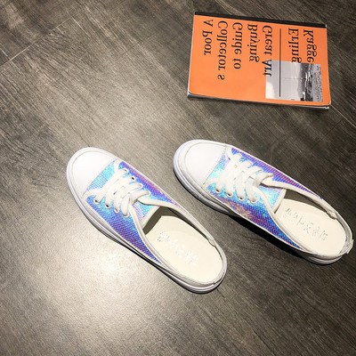 Καθημερινές κλειστές παντόφλες με πούλιες