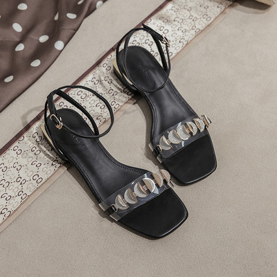 Νέο μοντέλο γυναικεία σανδάλια με τετράγωνο τακούνι και λουράκια