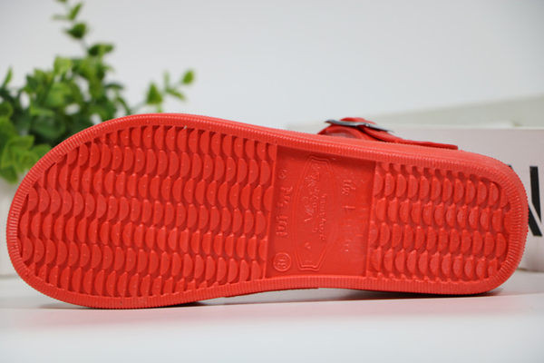 Casual γυναικεία σανδάλια με επίπεδη σόλα - τρία χρώματα