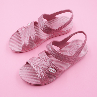 Kelių spalvų laisvalaikio moteriškos basutės – plokščiu padu