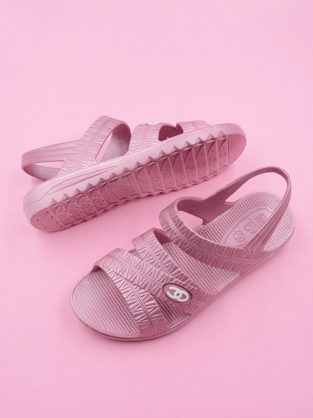 Kelių spalvų laisvalaikio moteriškos basutės – plokščiu padu