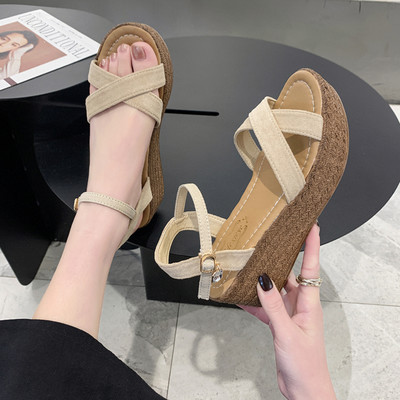 Ležerne sandale s platformom i remenčićima od eko brušene kože