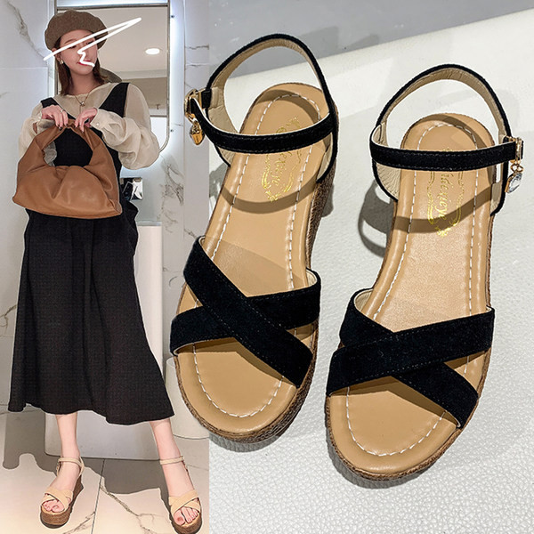 Ležerne sandale s platformom i remenčićima od eko brušene kože