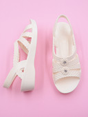 Γυναικεία casual σανδάλια με διακοσμητικές πέτρες και λουράκι