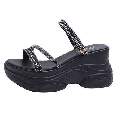 Γυναικεία casual σανδάλια με ψηλή πλατφόρμα και λεπτούς ιμάντες