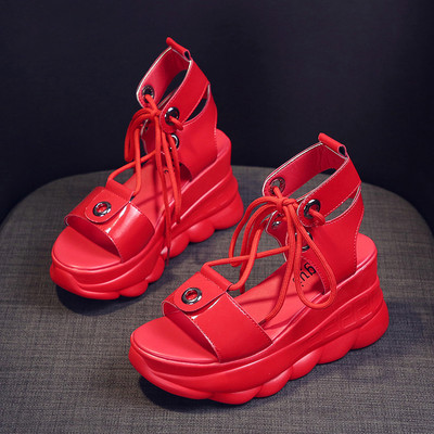 Ženske sandale s visokom platformom i vezicama