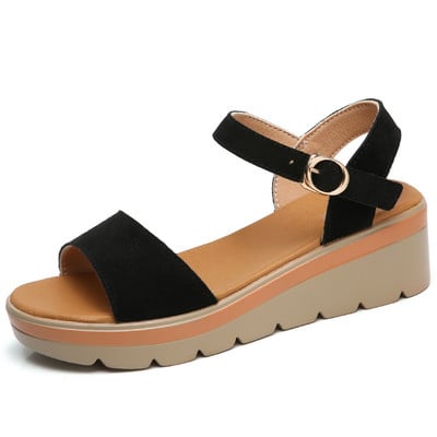 Γυναικεία σανδάλια πλατφόρμας και λουράκια eco suede