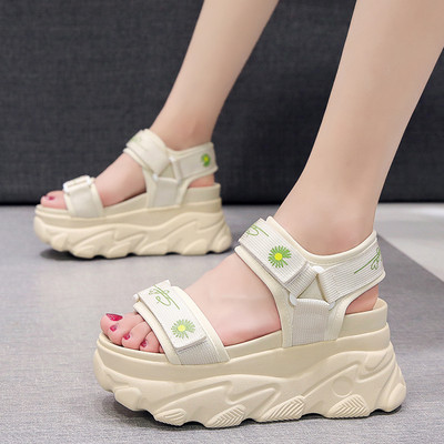 Γυναικεία σανδάλια πλατφόρμας - διάφορα μοντέλα