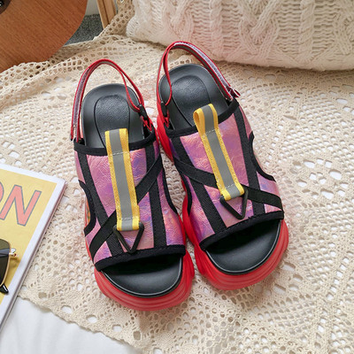 Γυναικεία αθλητικά σανδάλια με χοντρό πέλμα