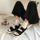 Ležerne ženske sandale sa zakrpama u bijeloj i crnoj boji