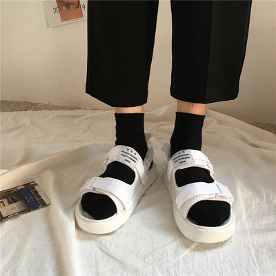 Ležerne ženske sandale sa zakrpama u bijeloj i crnoj boji