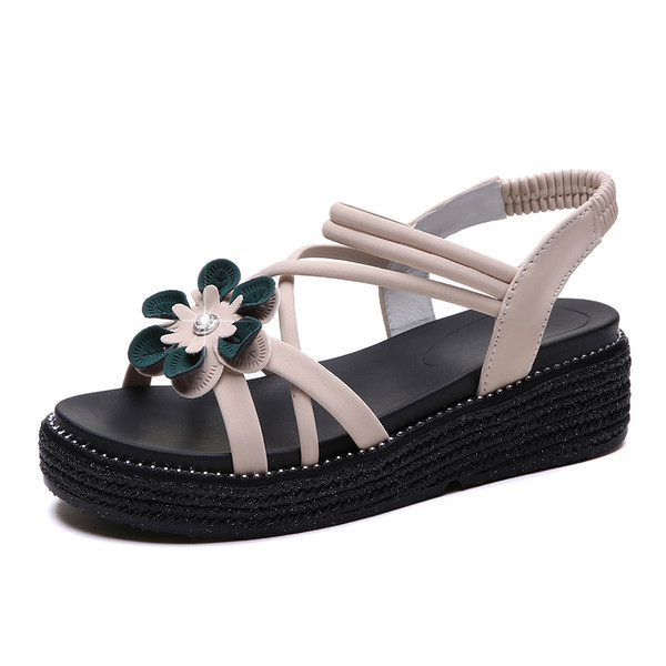 Ležerne ženske sandale s ravnim potplatom i cvijetom
