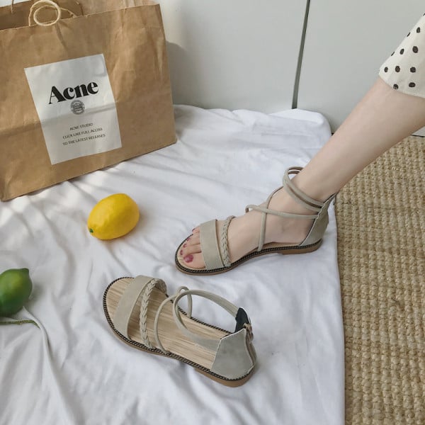 Ženske ležerne sandale od brušene kože s patentnim zatvaračem