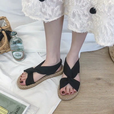 Καθημερινά γυναικεία σανδάλια με επίπεδη σόλα