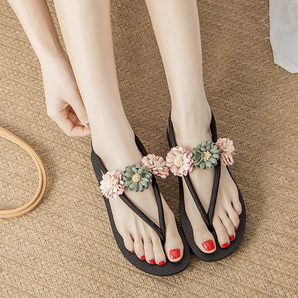 Ženske sandale sa cvjetnim ukrasom