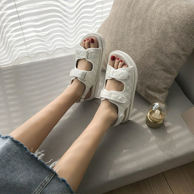 Casual γυναικεία σανδάλια με λουράκια βελκρό και επίπεδη σόλα