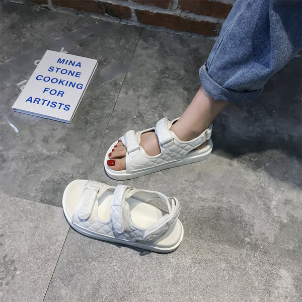 Casual γυναικεία σανδάλια με λουράκια βελκρό και επίπεδη σόλα