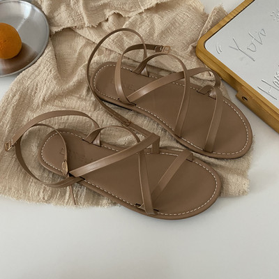 Ležerne ženske kožne sandale s remenom