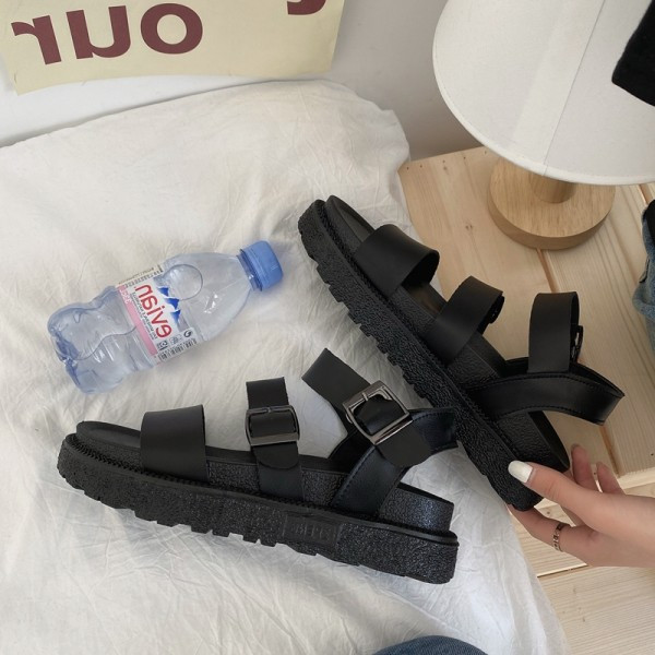 Novi model ženskih sandala sa debelim đonom