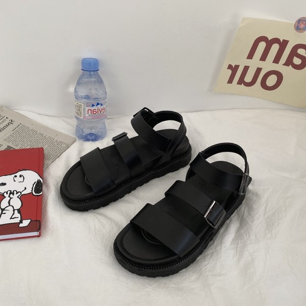 Novi model ženskih sandala sa debelim đonom