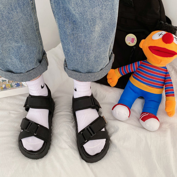 Ženske casual sandale u crnoj boji