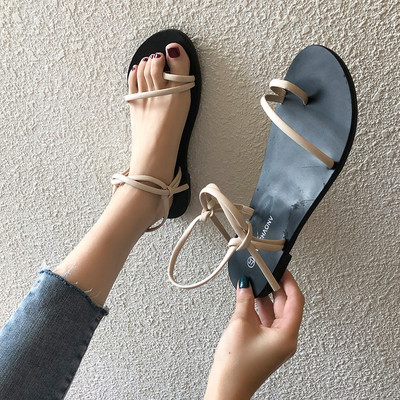 Нов модел дамски сандали през пръсти с равна подметка