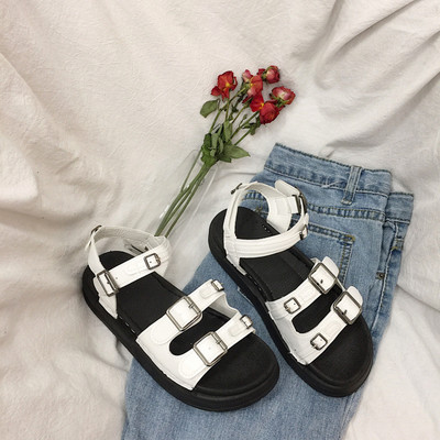 Ženske sandale s kopčama i ravnim potplatom