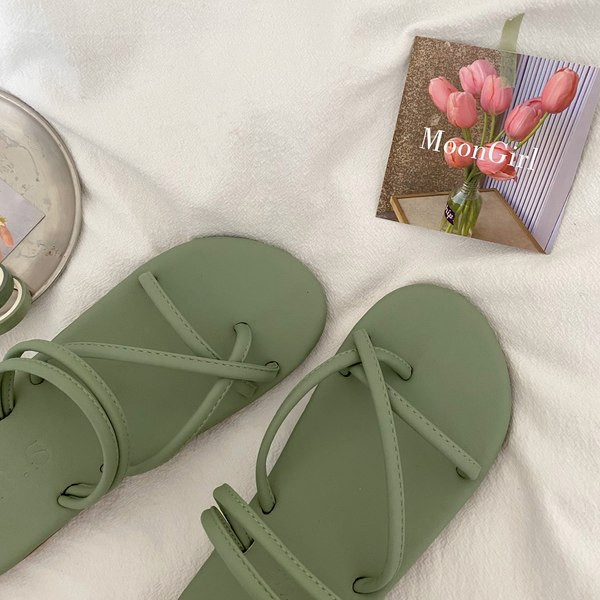 Ženske kožne sandale s ravnim đonom