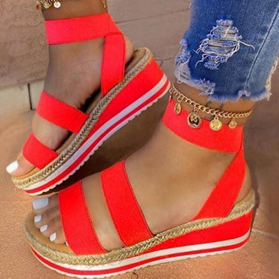 Värvilised naiste sandaalid 5 cm platvormiga