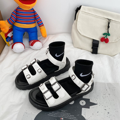 Ležerne sandale s kopčama i ravnim potplatom