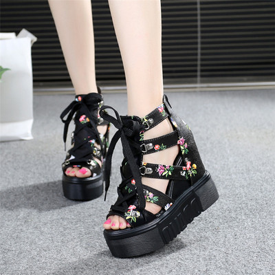 Sandale de dama actuale - doua modele