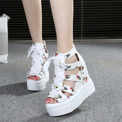 Sandale de dama actuale - doua modele