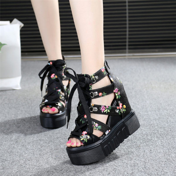 Sandale de dama actuale - doua modele