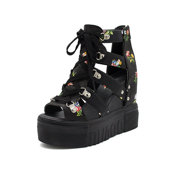 Sandale de dama actuale - doua modele