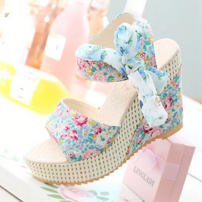 Ženske sandale sa platformom 8 cm i trakom - dva modela