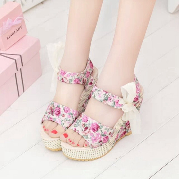 Ženske sandale sa platformom 8 cm i trakom - dva modela