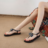 Novi model ljetnih sandala sa trakom i kamenčićima