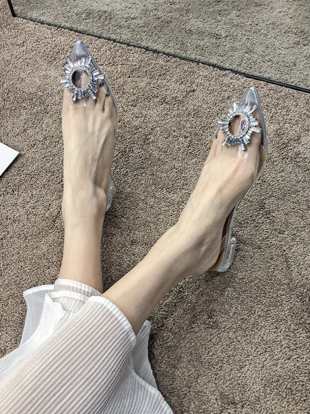 Novi model ženskih špic sandala na visoku petu i kamenčiće