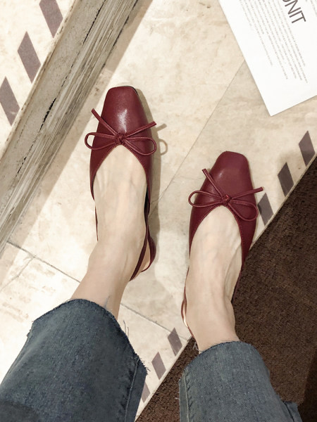 Novi model ženskih sandala od umjetne kože sa trakom