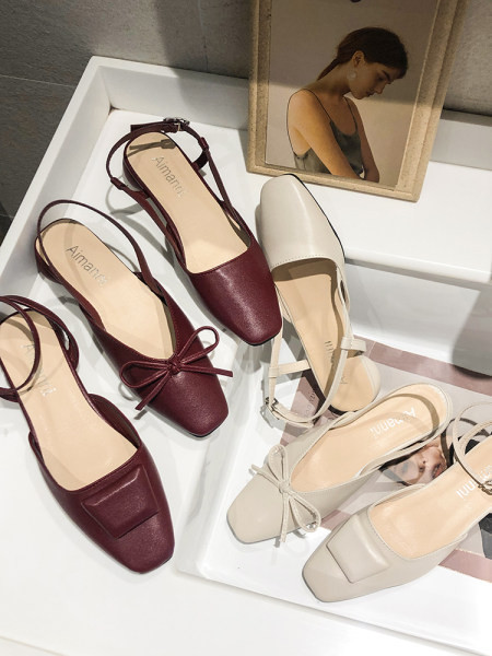 Novi model ženskih sandala od umjetne kože sa trakom