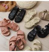 Moderne ženske kožne sandale nekoliko modela