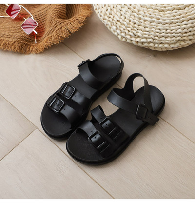 Moderne ženske kožne sandale nekoliko modela